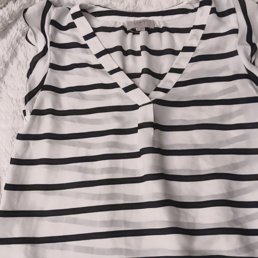 Loft flutter sleeve top